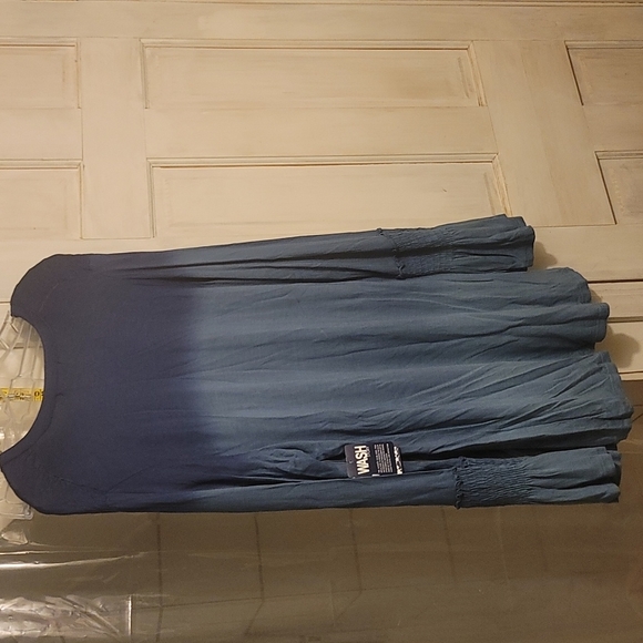 Nwt, 1x Studio West Long sleeved an gathered top/sleeve ombre blue. - Picture 7 of 8